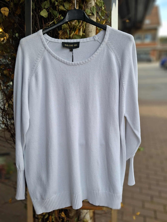 Nr 1 by ox hvit genser