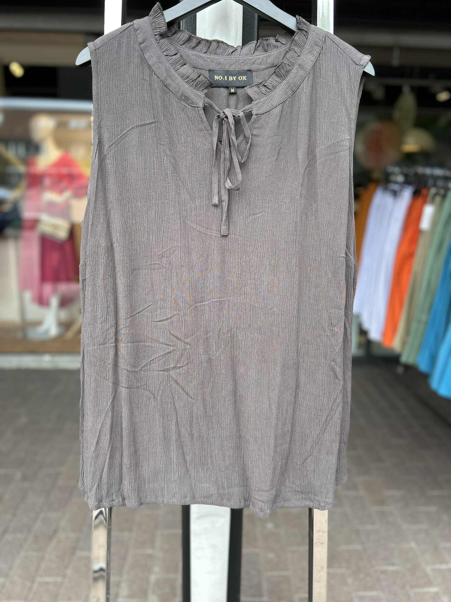 Kortermet brun bluse