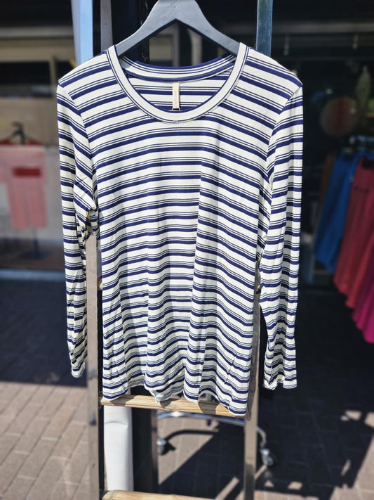 Casseiopeia sisane bluse, mørkeblå og beige stripete