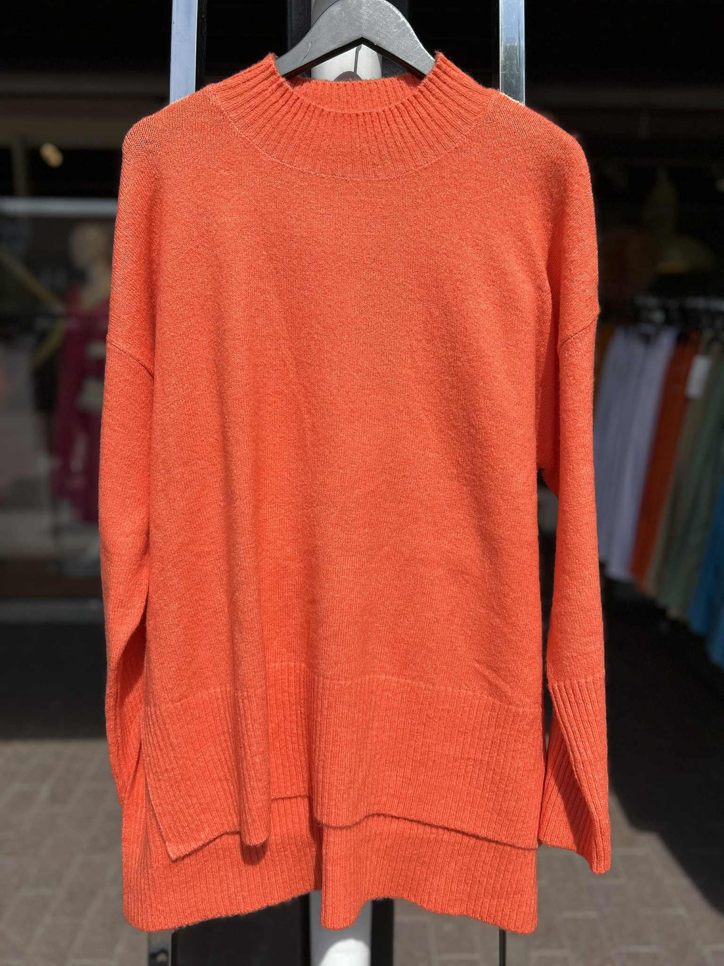 Oransje strikkegenser