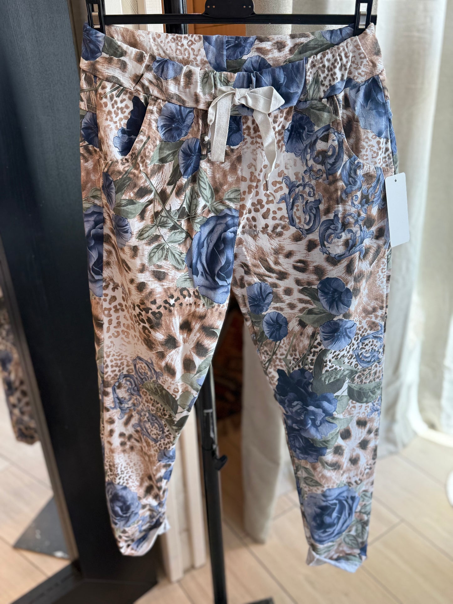 Moda italia pants -