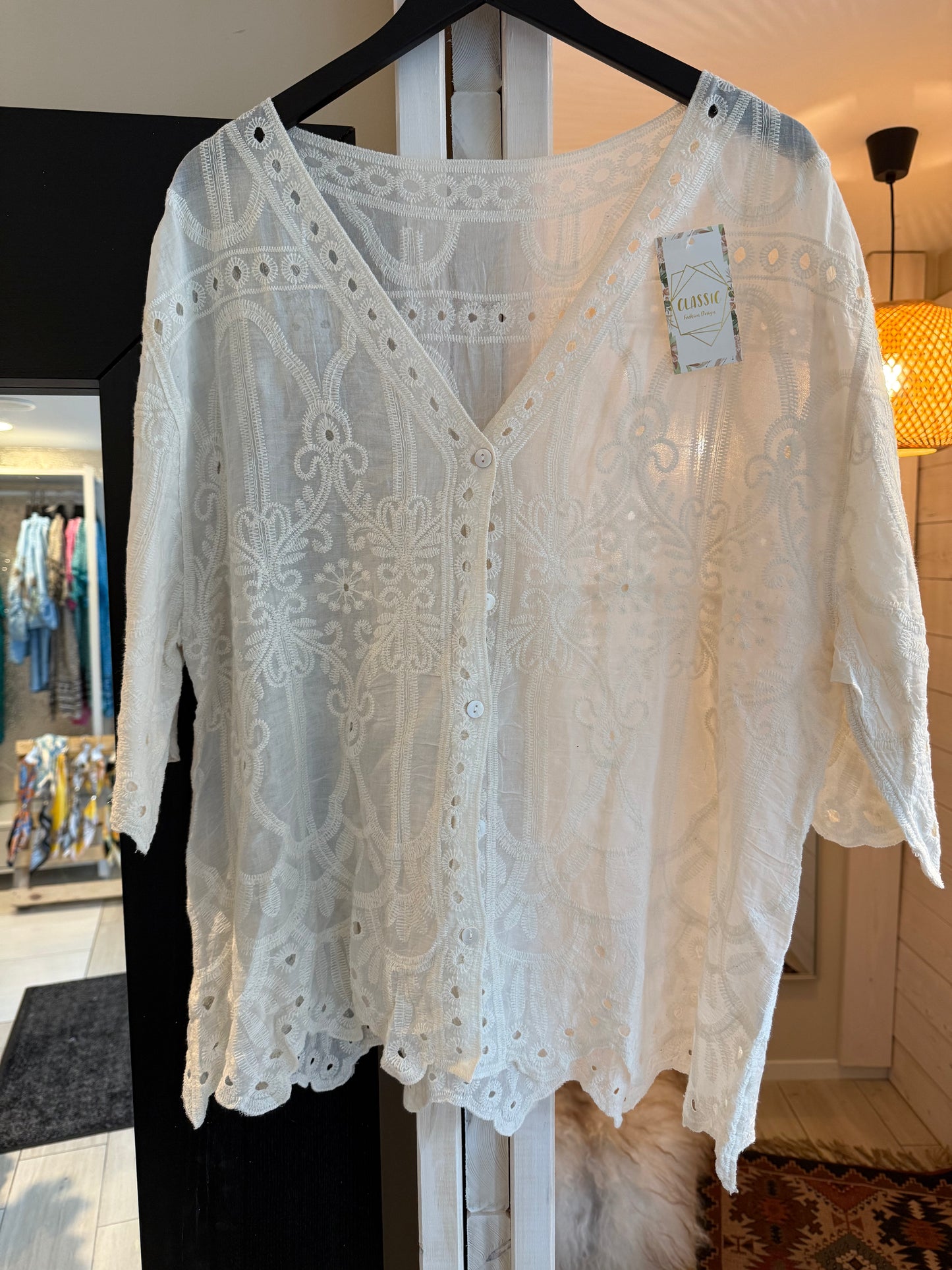 Classic fashion blouse - white
