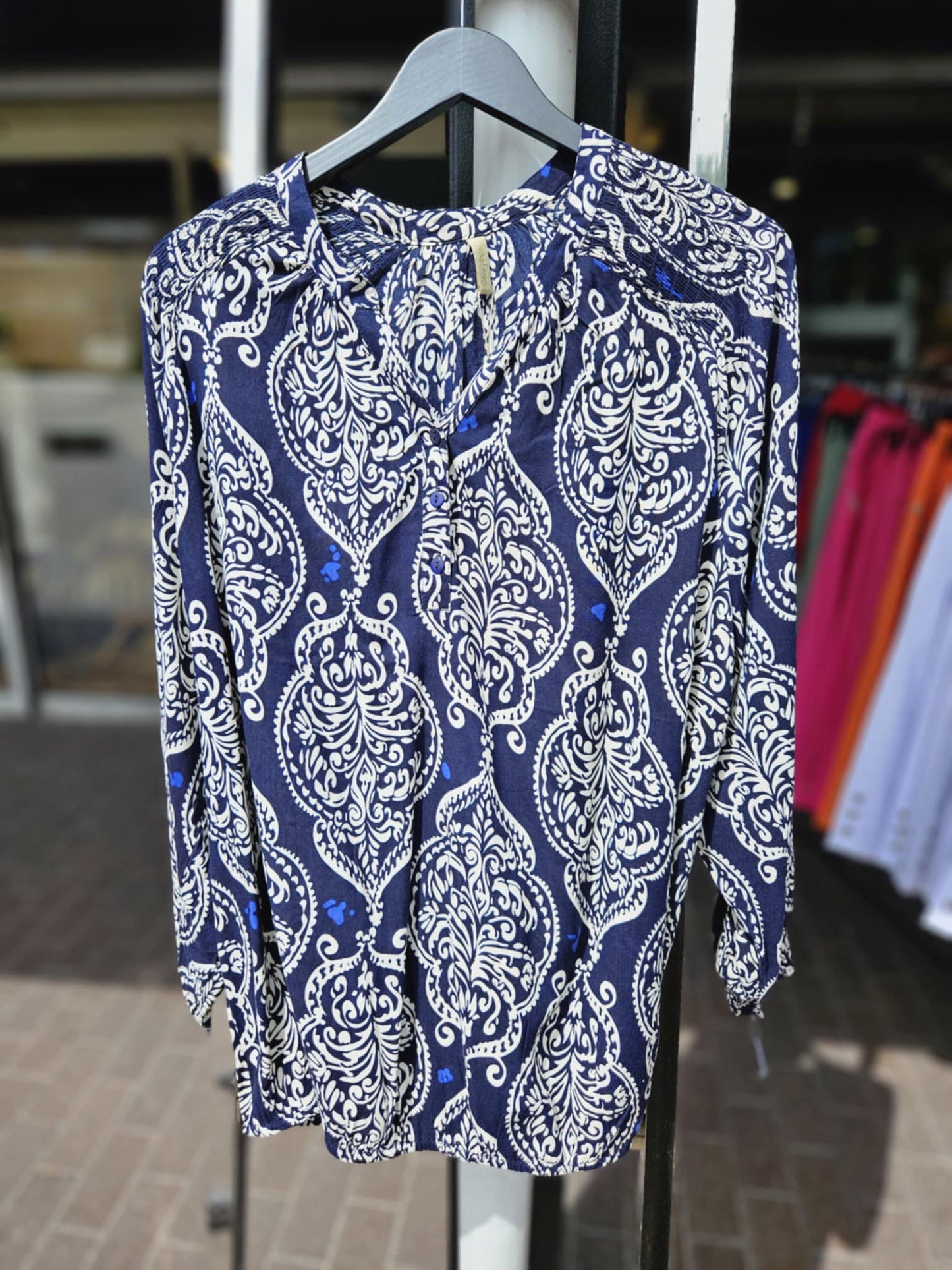 Cassiopeia Blouse, mørkblå og creme mønster
